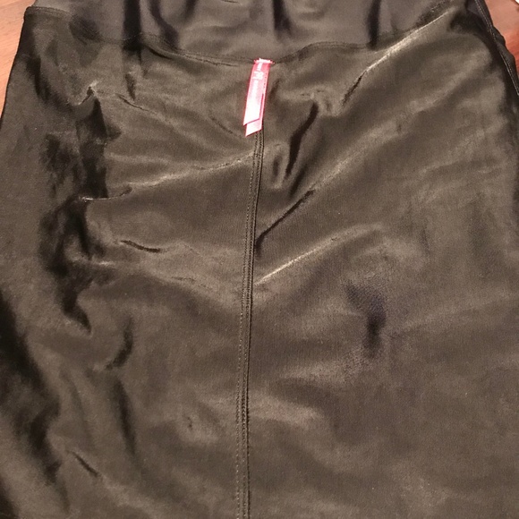 Ruby Ribbon Ruched Skirt - Picture 2 of 3